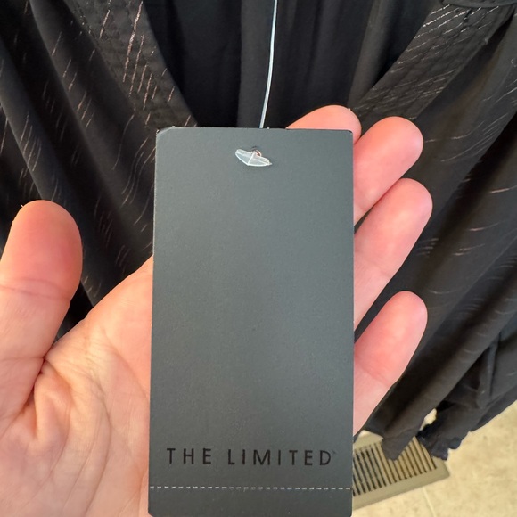 3 for $20/ The Limited Women's Black Top 🖤 - Picture 6 of 9